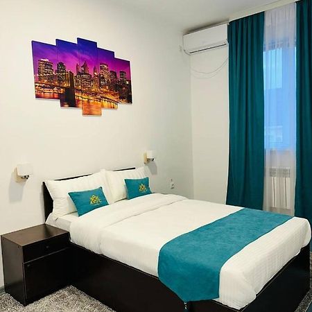 Apec Hotel Atyraū Exteriör bild